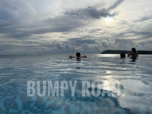 パークロイヤルランカウイリゾート(PARKROYAL Langkawi Resort)-プール